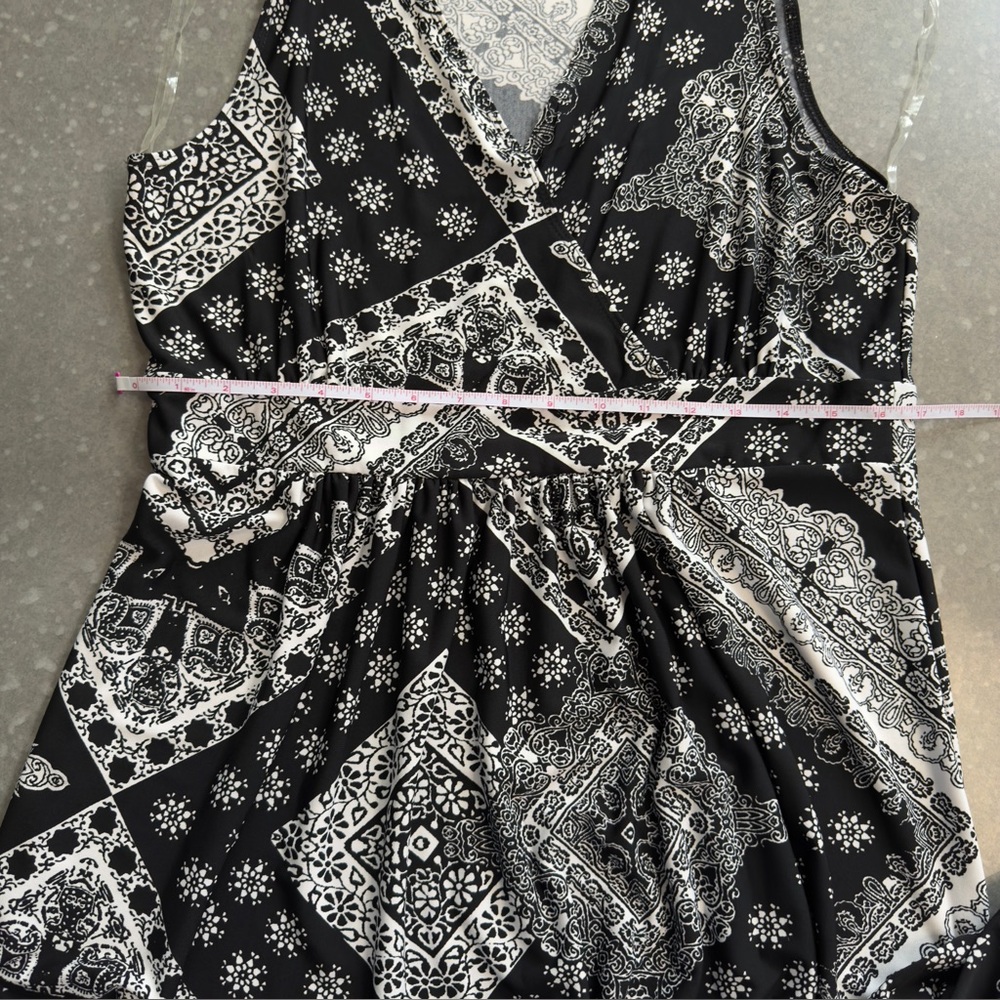 Elementz Woman Black & White Sleeveless Maxi Dress - Size 1X (NWT) - Picture 9 of 11